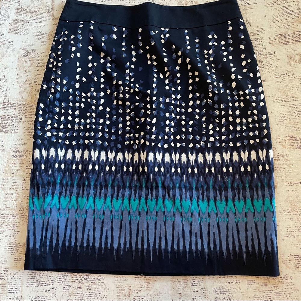 Ann Tylor Blue skirt with lining slit on back